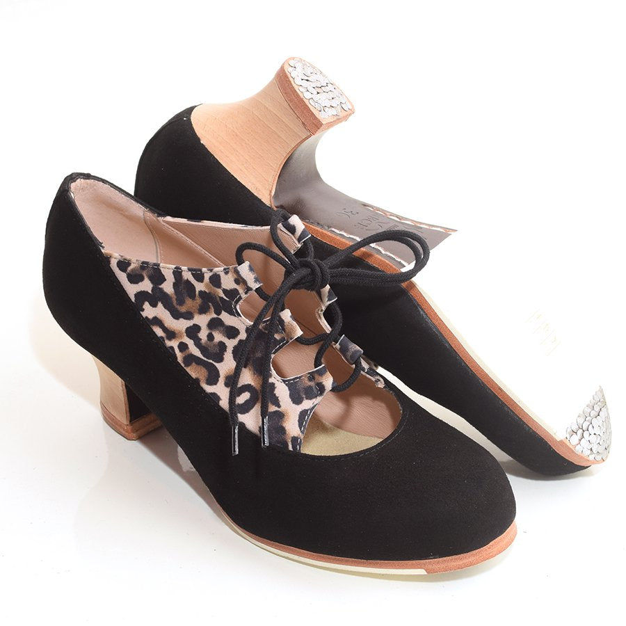 Zapato de flamenco M09 ANTIGUO de Begoña Cervera