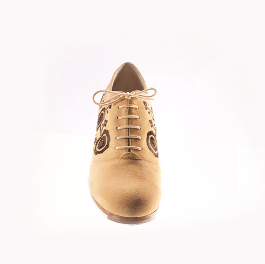 Zapato de flamenco M17 INGLÉS BORDADO de Begoña Cervera