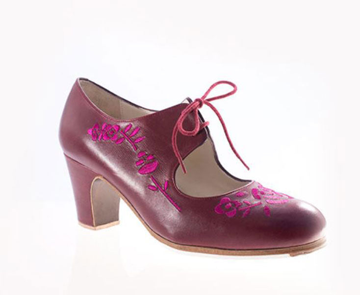 Zapato de flamenco M18 BORDADO CORDONERA de Begoña Cervera