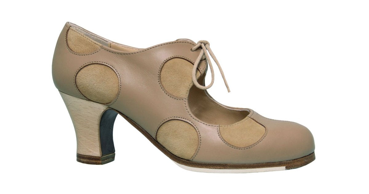 Zapato de flamenco M77 LUNARES CORDONES de Begoña Cervera