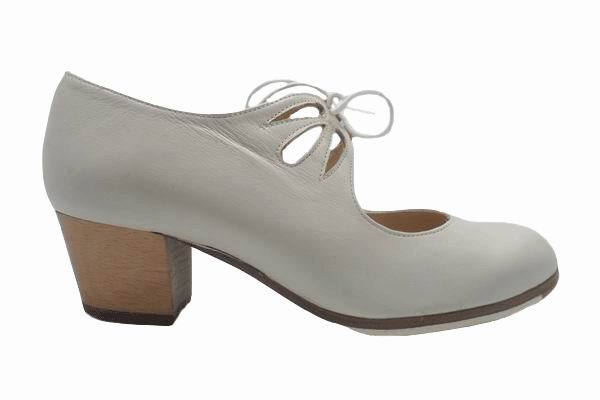 Zapato de flamenco M54 CORDONERA CALADO de Begoña Cervera