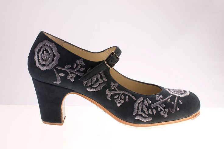 Zapato de flamenco M19 BORDADO CORREA II de Begoña Cervera